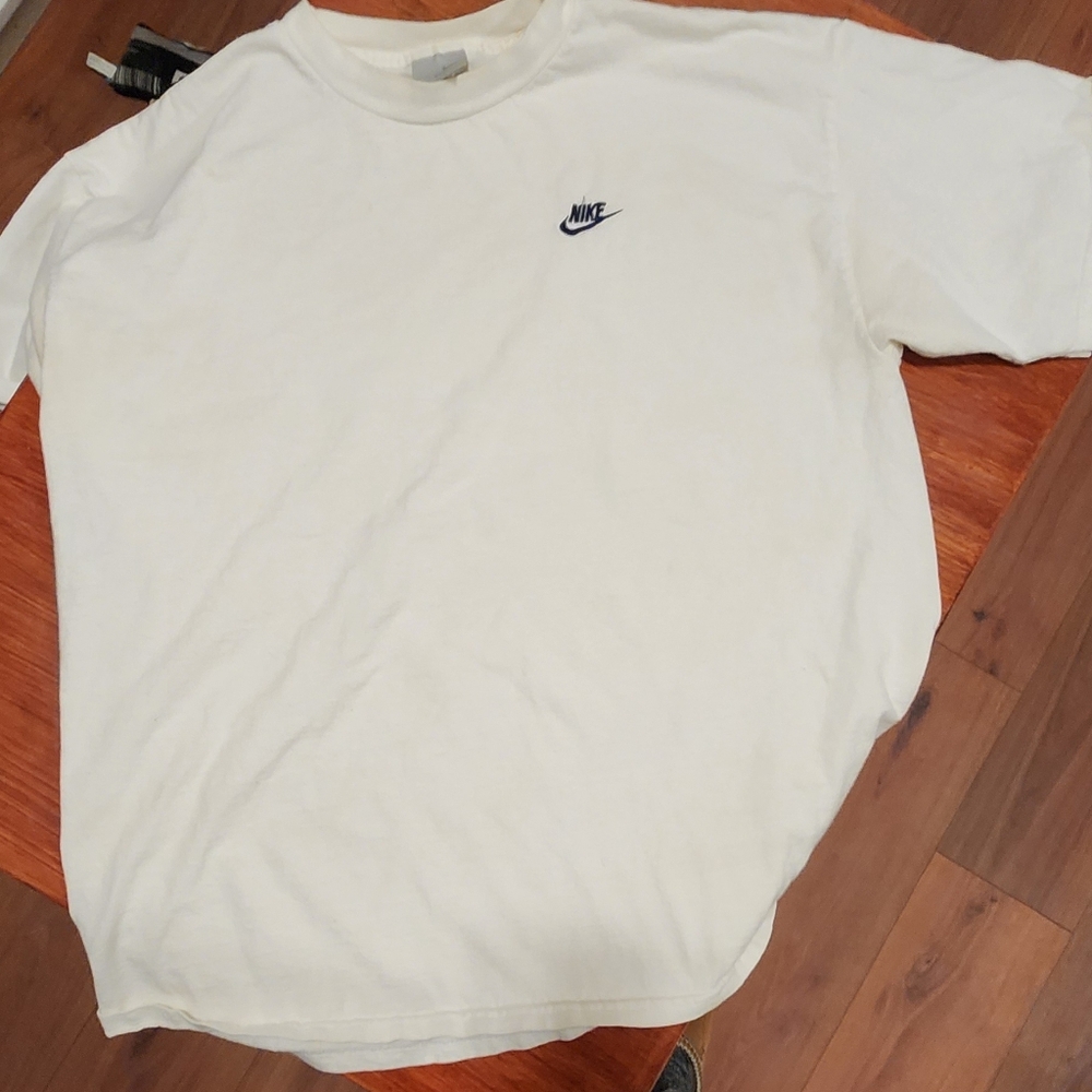 Nike Men's Classic White Tee